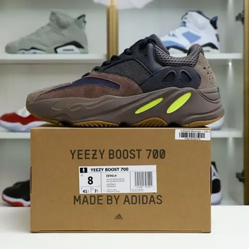 Yeezy Boost 700 