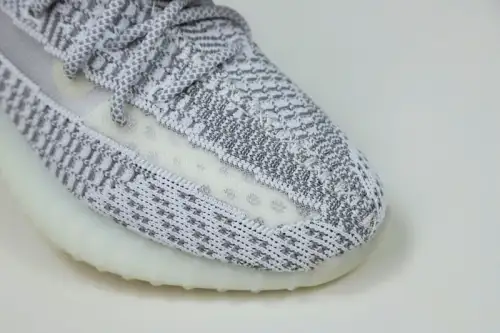 Yeezy Boost 350 V2 