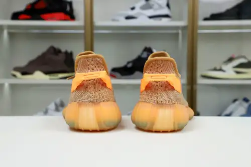 Yeezy Boost 350 V2 