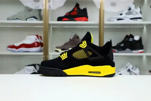 Jordan Air Jordan4 Thunder 2023 