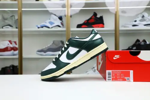 Nike Wmns Dunk Low 