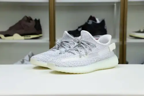 Yeezy Boost 350 V2 