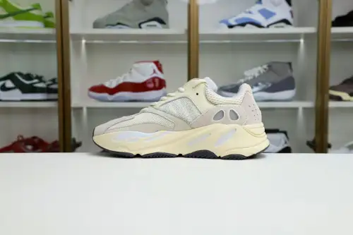 Yeezy Boost 700 