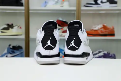 Air Jordan 4 Military Black 