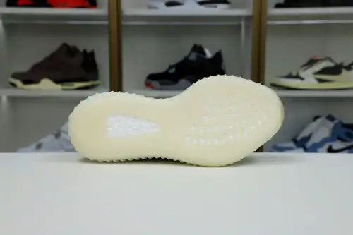 Yeezy Boost 350 V2 