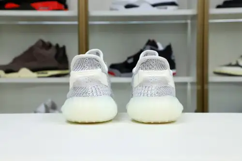 Yeezy Boost 350 V2 