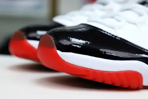 Air Jordan 11 Low White Bred 
