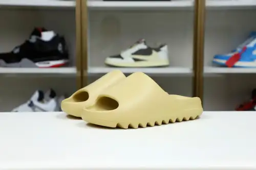 Yeezy Slide 