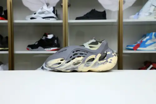 Yeezy Foam Runner 