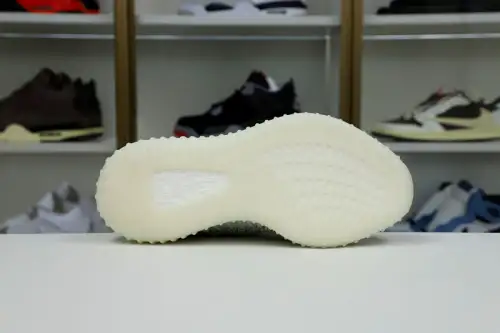 Yeezy Boost 350 V2 