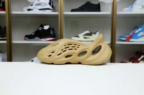 Yeezy Foam Runner 