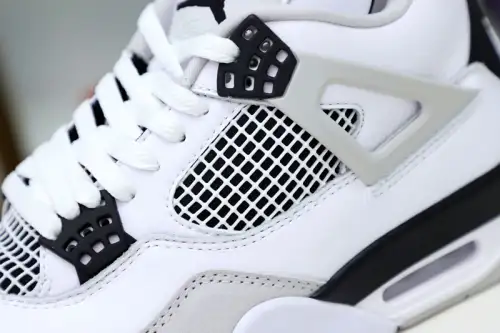 Air Jordan 4 Military Black 