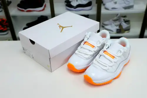 Wmns Air Jordan 11 Retro Low 