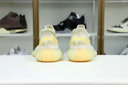 Yeezy Boost 350 V2 