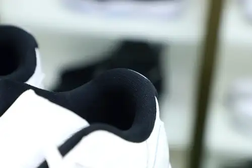 Air Jordan 11 Retro Low Legend Blue 