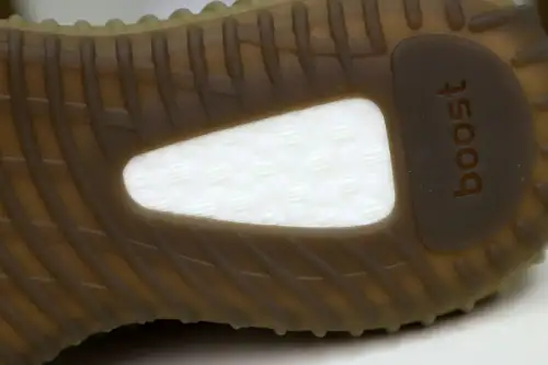 Yeezy Boost 350 V2 
