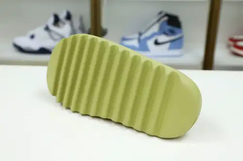 Yeezy Slide 