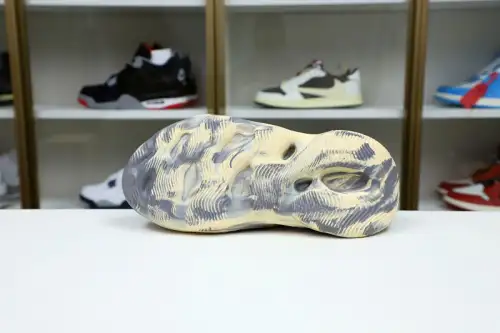 Yeezy Foam Runner 