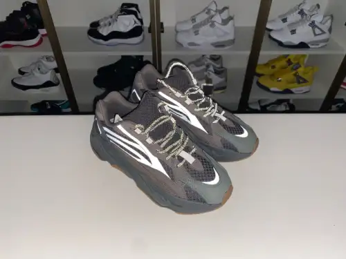 Yeezy Boost 700 V2 