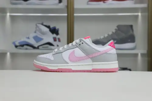 Nike Dunk Low 