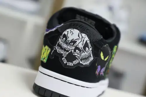 Neckface X Nike Dunklowsb Pro Qs 