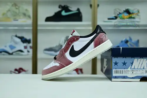 Trophy Room X Jordan Air Jordan1 Low Og 