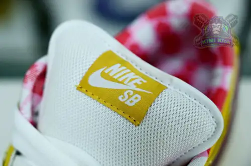 Nike Dunk Sb Low Yellowlobster 