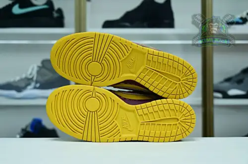 Nike Dunk Sb Low Yellowlobster 