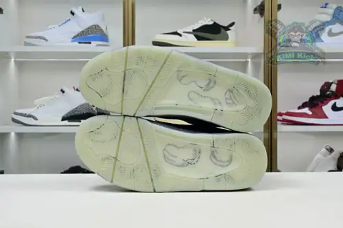 Jordan Air Jordan 4 Retro Kaws 