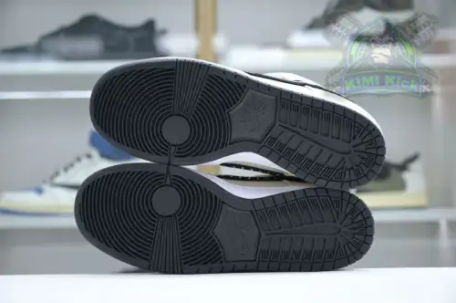 Albino & Preto X Nike Dunk Sb Low Pro 