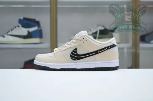 Albino & Preto X Nike Dunk Sb Low Pro 