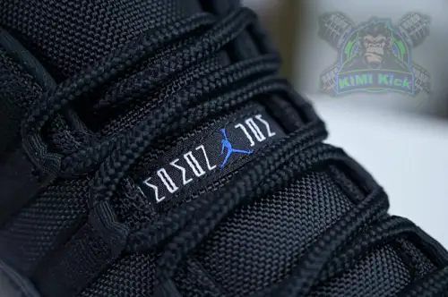 Air Jordan 11 Low 