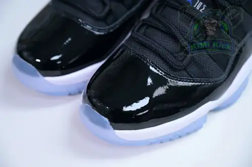 Air Jordan 11 Low 