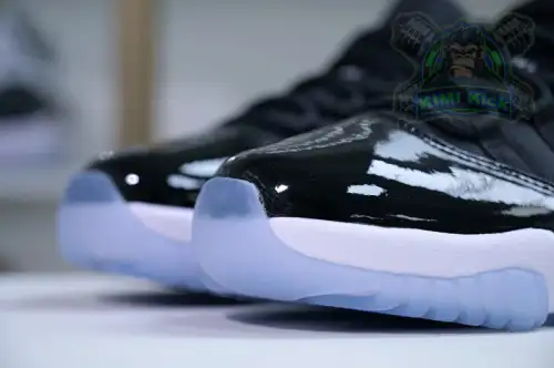 Air Jordan 11 Low 