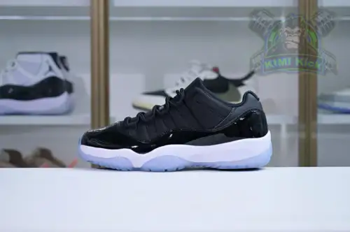 Air Jordan 11 Low 