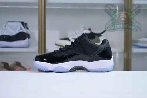 Air Jordan 11 Low 