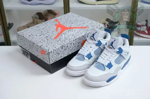 Air Jordan 4 