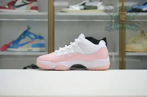 Jordan Air Jordan 11 Low Wmns 