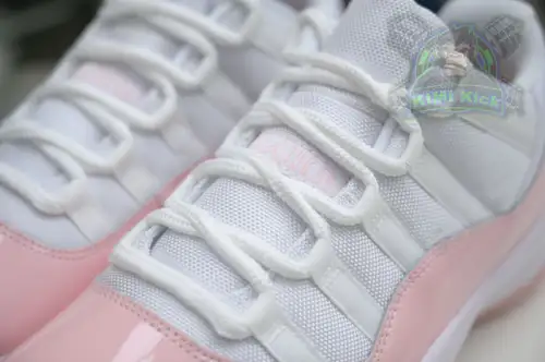 Jordan Air Jordan 11 Low Wmns 
